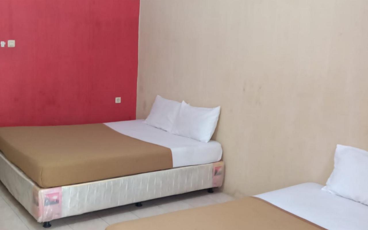 Hotel Nirwana Situbondo Redpartner Banyuanget Esterno foto