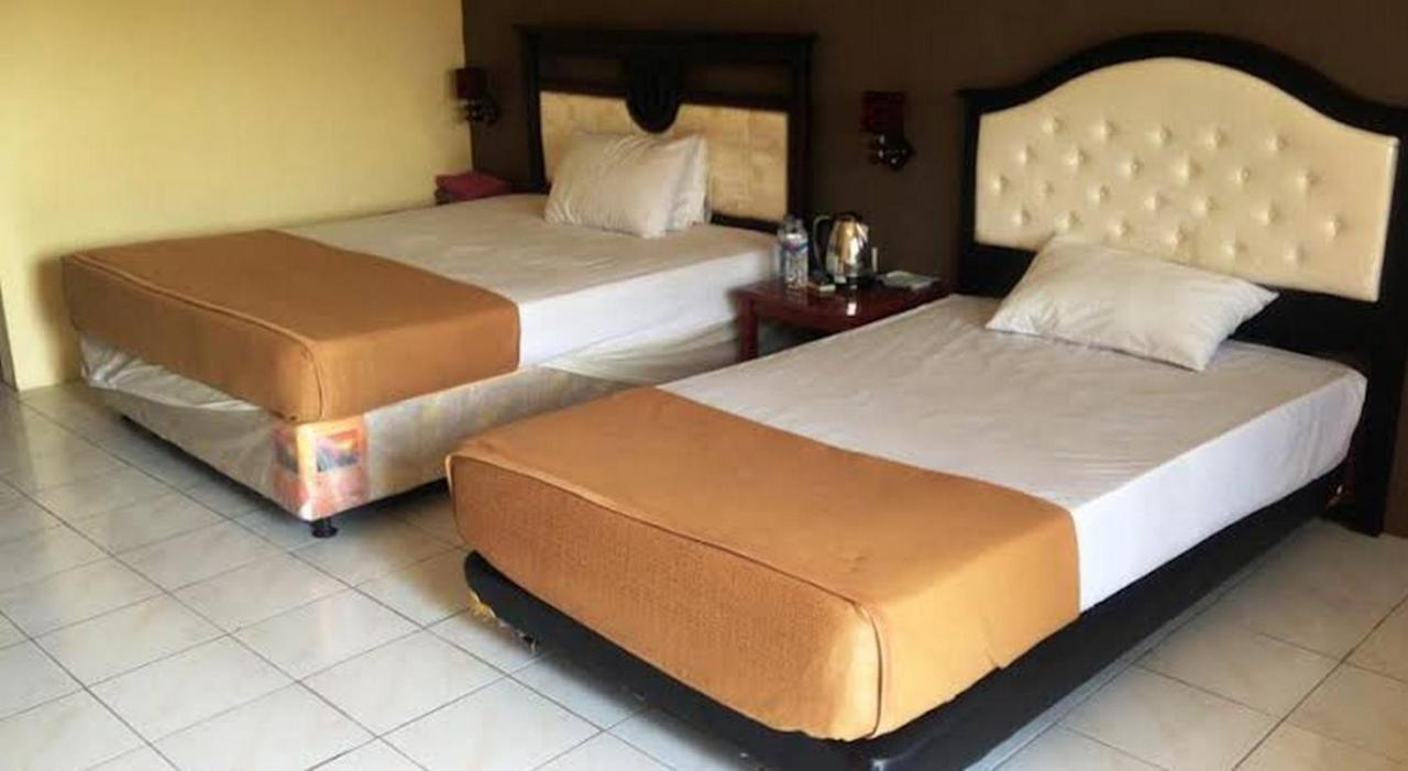 Hotel Nirwana Situbondo Redpartner Banyuanget Esterno foto
