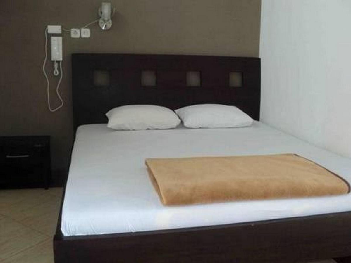 Hotel Nirwana Situbondo Redpartner Banyuanget Esterno foto